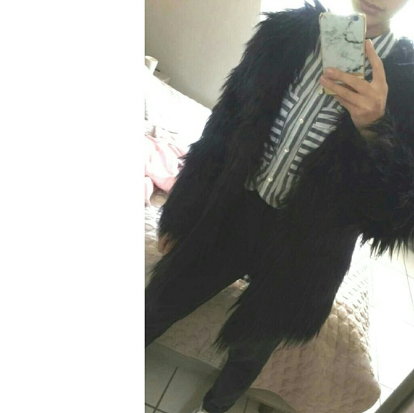 Shaggy Faux Fur Jacket in Black - Lolita Kawaii - Picture 8 of 8